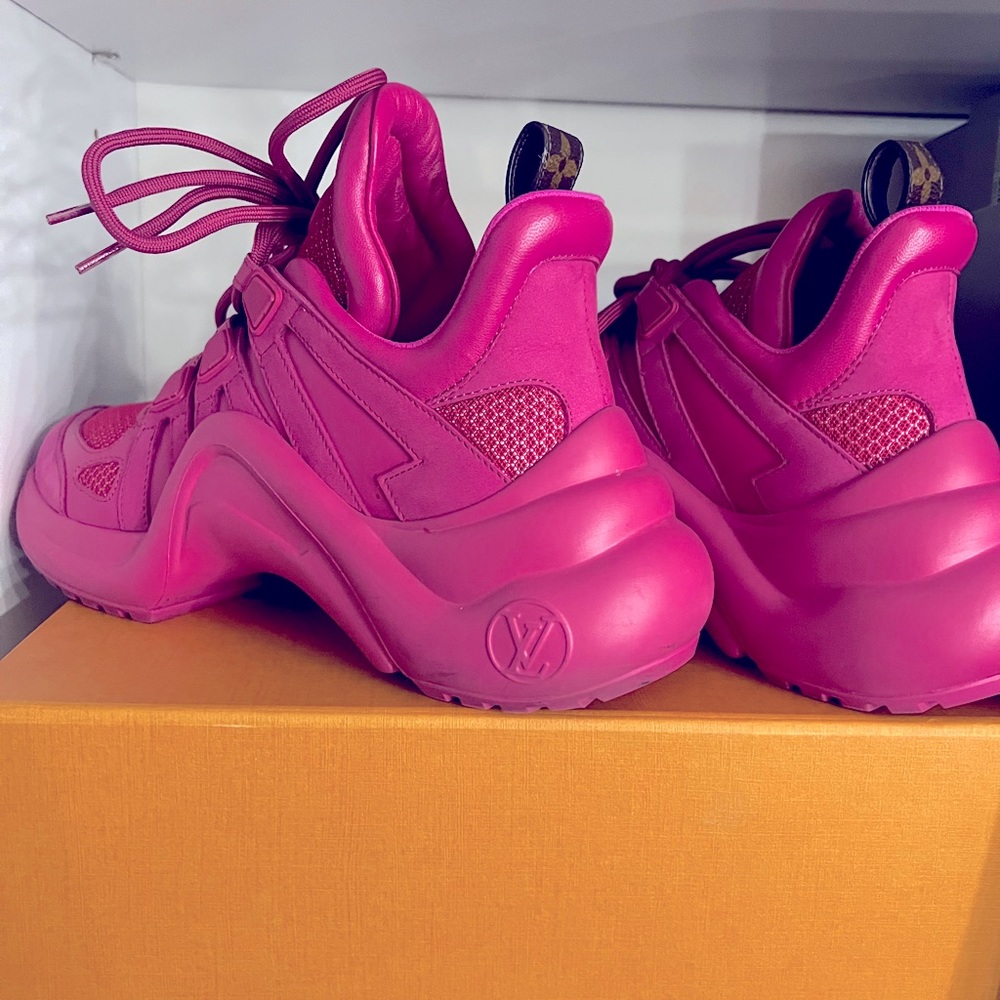 Louis Vuitton
Archlight leather trainer sneakers